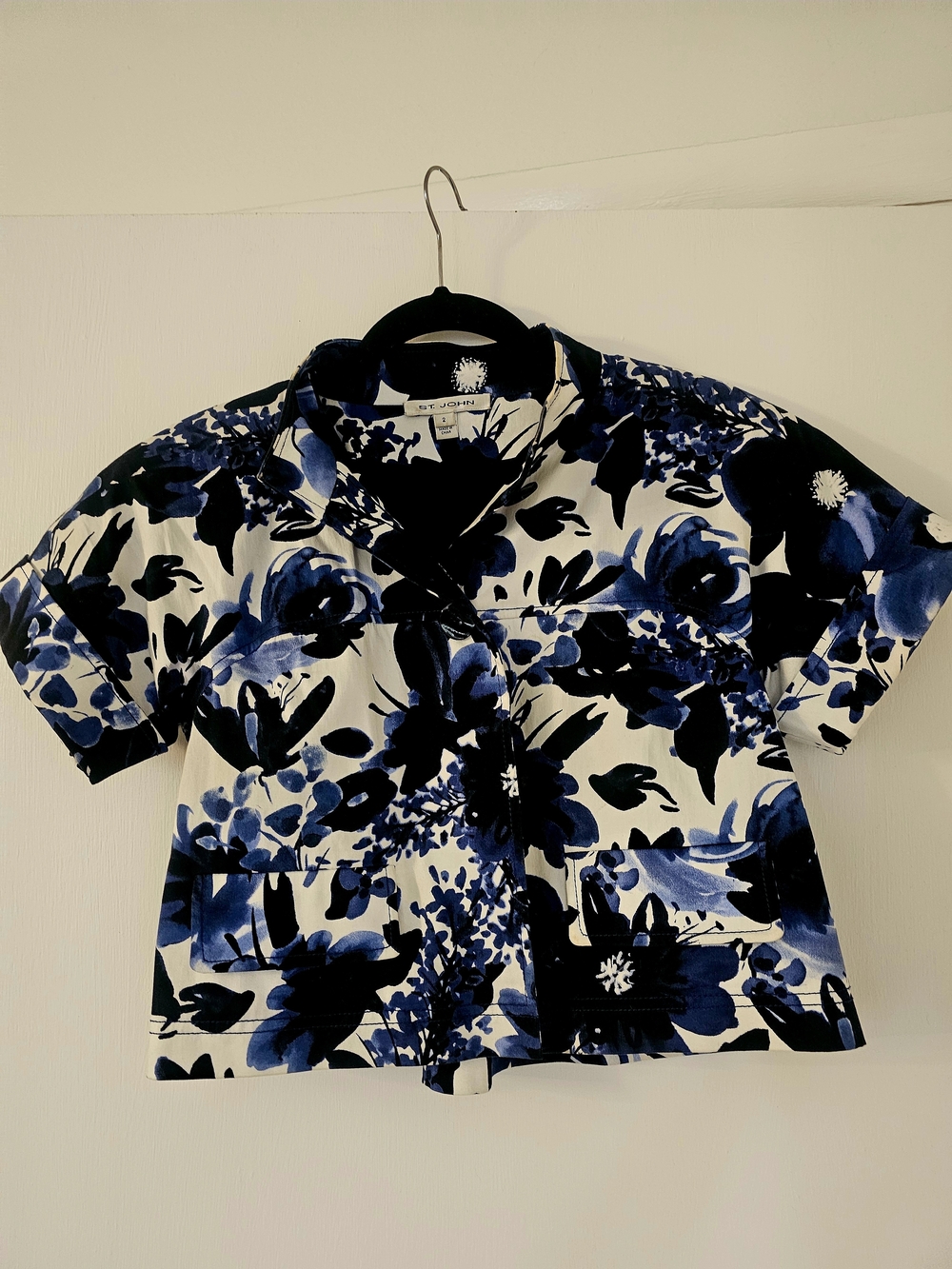 St. John Navy and White Floral Short Sleeve Cropped Jacket